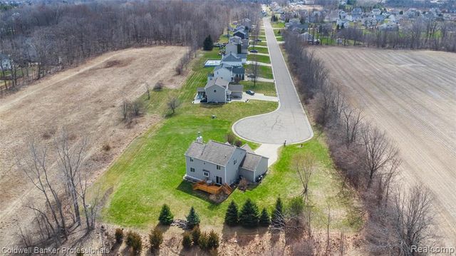 9283 Betsie Drive, Grand Blanc, MI 48439