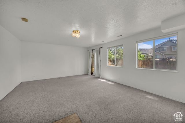 1092 N 250 E, Layton, UT 84041