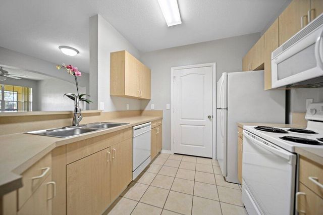 114 SW Peacock Boulevard 8-205, Port St Lucie, FL 34986