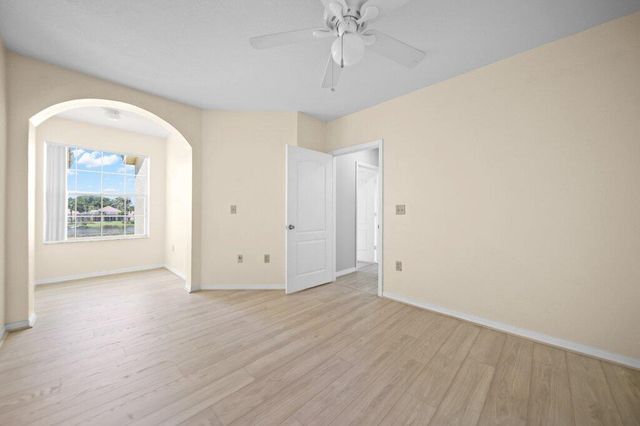 114 SW Peacock Boulevard 8-205, Port St Lucie, FL 34986