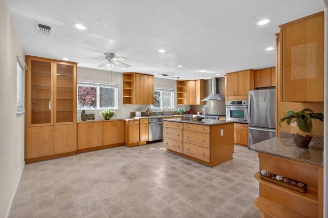 3167 Baseline Rd, Roseville, CA 95747