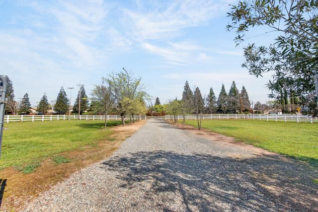 3167 Baseline Rd, Roseville, CA 95747