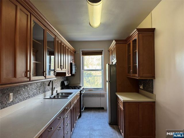 985 Teaneck Road 3K, Teaneck, NJ 07666