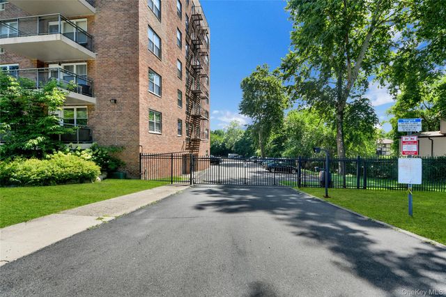 40 S Cole Avenue 1H, Spring Valley, NY 10977