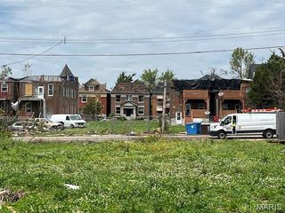 5163 Kensington Avenue, St Louis, MO 63108