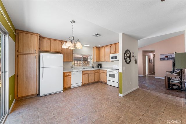 37061 29th E, Palmdale, CA 93550