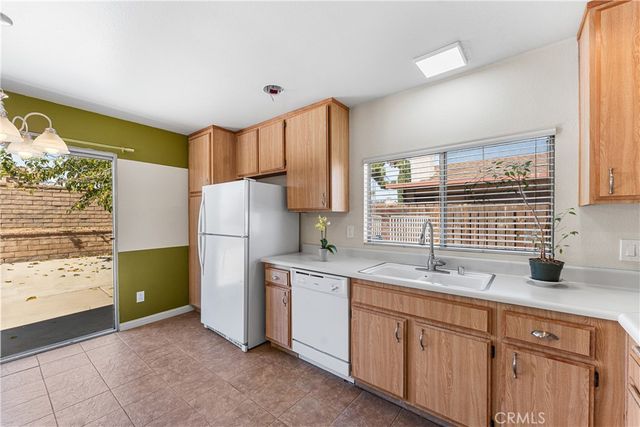37061 29th E, Palmdale, CA 93550