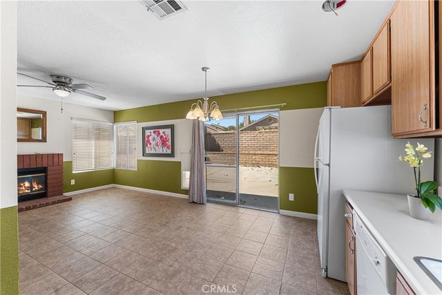 37061 29th E, Palmdale, CA 93550