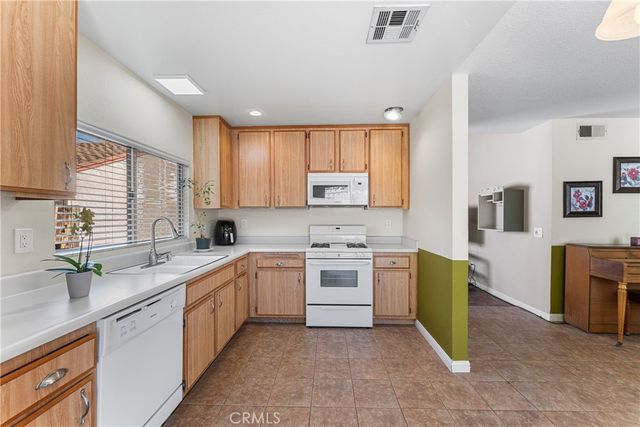 37061 29th E, Palmdale, CA 93550
