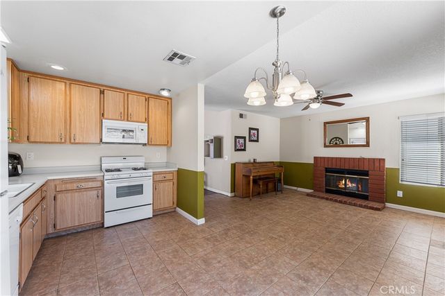 37061 29th E, Palmdale, CA 93550