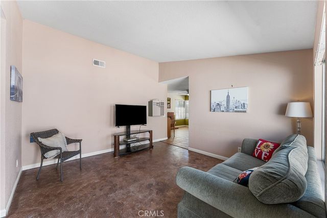 37061 29th E, Palmdale, CA 93550