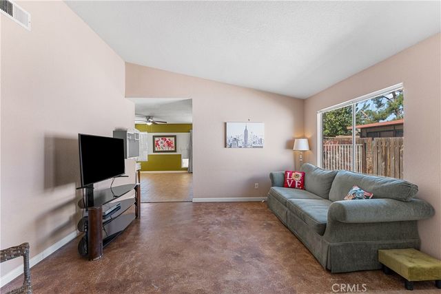 37061 29th E, Palmdale, CA 93550