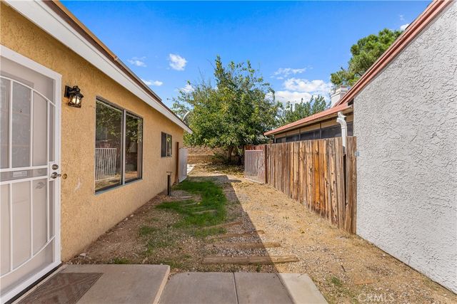 37061 29th E, Palmdale, CA 93550