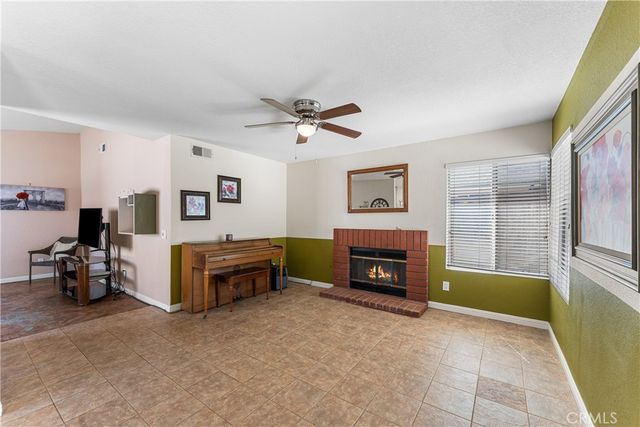 37061 29th E, Palmdale, CA 93550