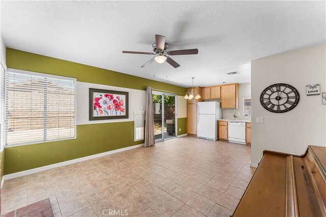 37061 29th E, Palmdale, CA 93550
