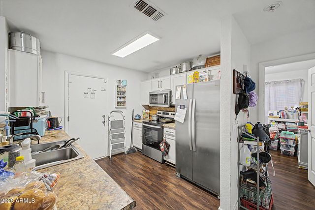 8534 W MARIPOSA Drive, Phoenix, AZ 85037