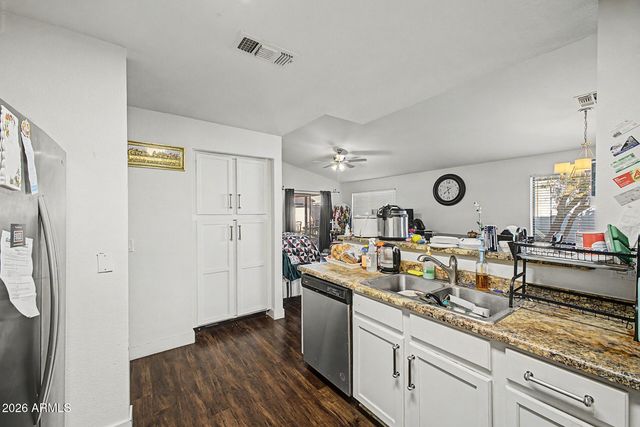 8534 W MARIPOSA Drive, Phoenix, AZ 85037