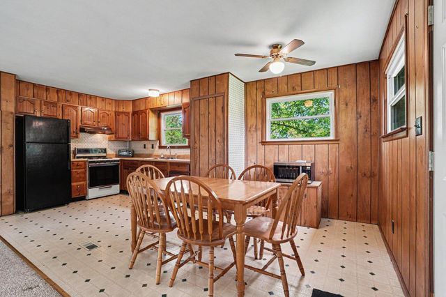 47920 42nd Street, Paw Paw, MI 49079