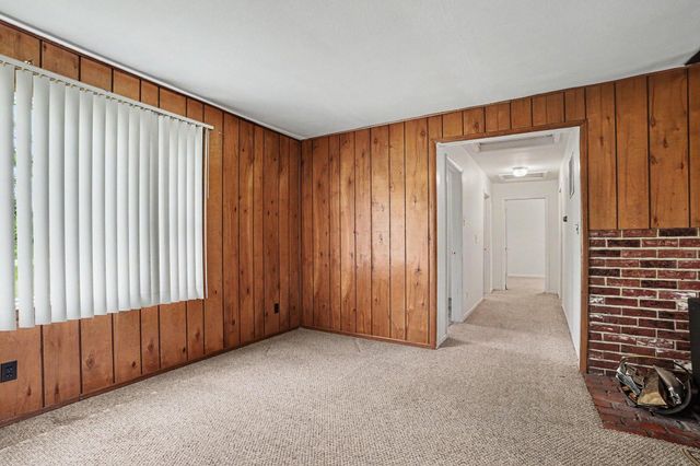 47920 42nd Street, Paw Paw, MI 49079