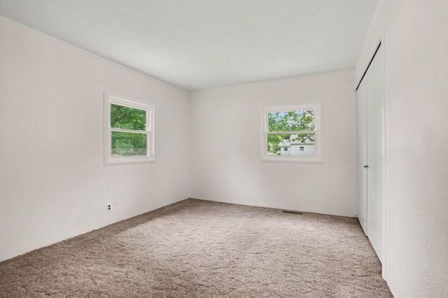 47920 42nd Street, Paw Paw, MI 49079