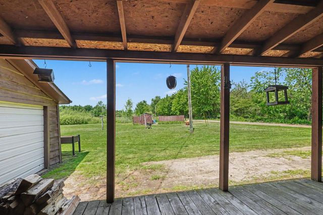 47920 42nd Street, Paw Paw, MI 49079