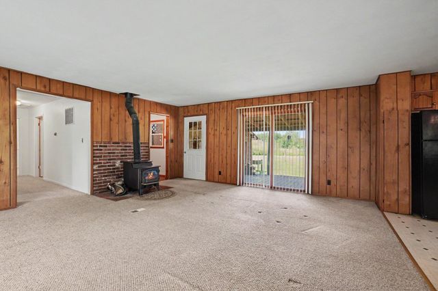 47920 42nd Street, Paw Paw, MI 49079