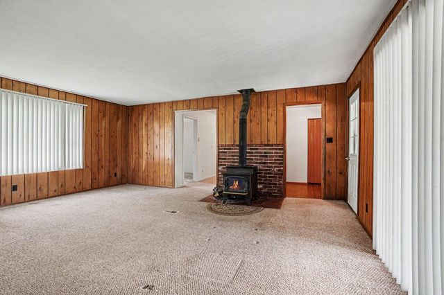 47920 42nd Street, Paw Paw, MI 49079