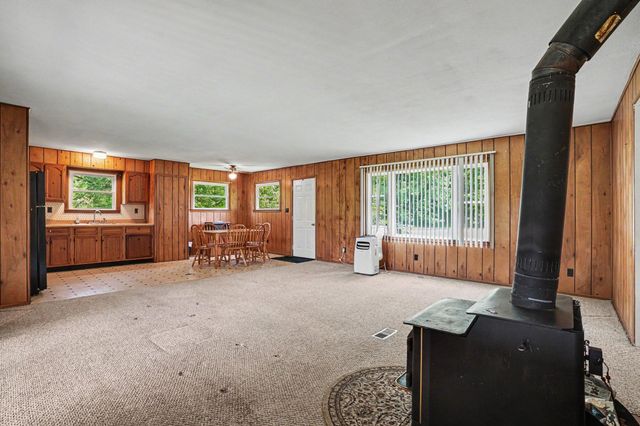 47920 42nd Street, Paw Paw, MI 49079