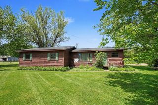 47920 42nd Street, Paw Paw, MI 49079