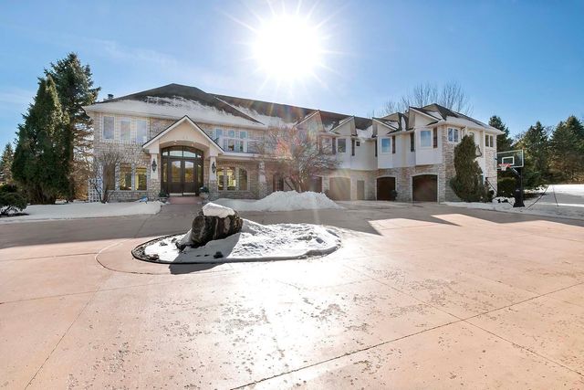 2101 Timberwood Drive, Chanhassen, MN 55317