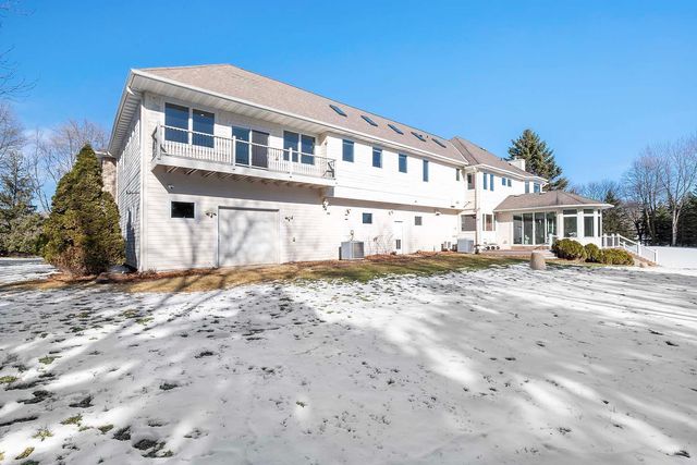 2101 Timberwood Drive, Chanhassen, MN 55317