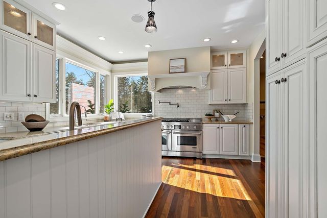 2101 Timberwood Drive, Chanhassen, MN 55317