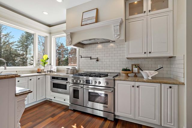 2101 Timberwood Drive, Chanhassen, MN 55317