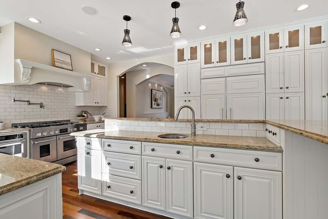 2101 Timberwood Drive, Chanhassen, MN 55317