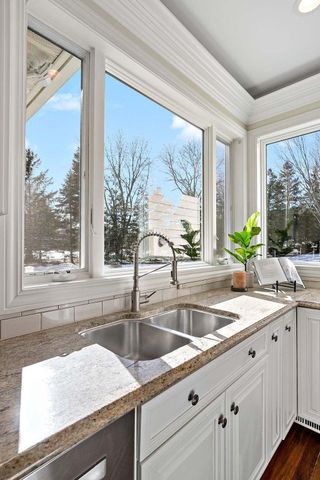 2101 Timberwood Drive, Chanhassen, MN 55317