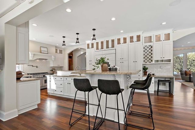 2101 Timberwood Drive, Chanhassen, MN 55317