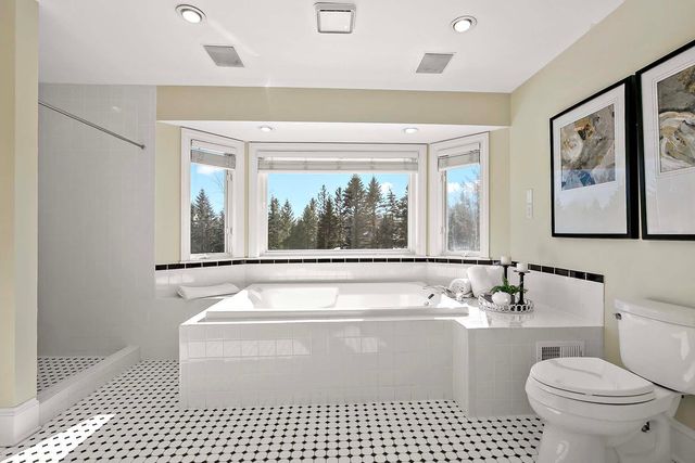 2101 Timberwood Drive, Chanhassen, MN 55317