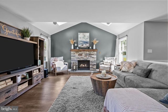 950 PAIGE COURT, Langhorne, PA 19053