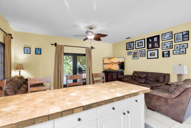 6 Fishermans Trail, Key Largo, FL 33037