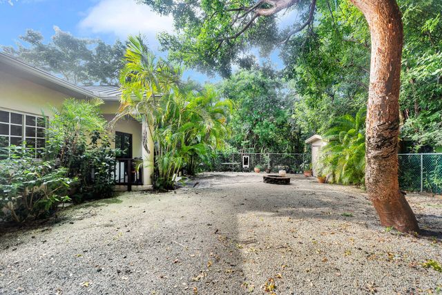 6 Fishermans Trail, Key Largo, FL 33037