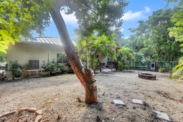 6 Fishermans Trail, Key Largo, FL 33037