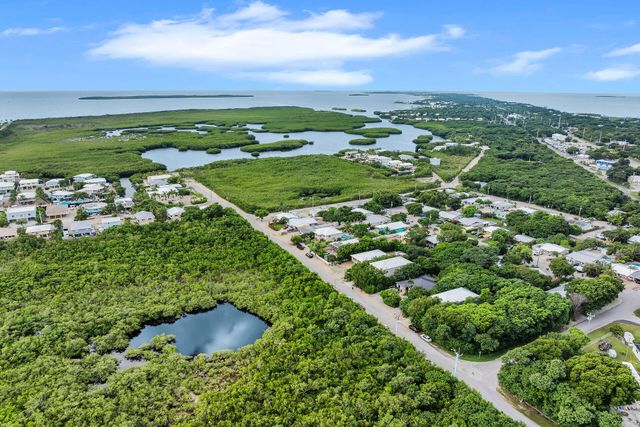6 Fishermans Trail, Key Largo, FL 33037
