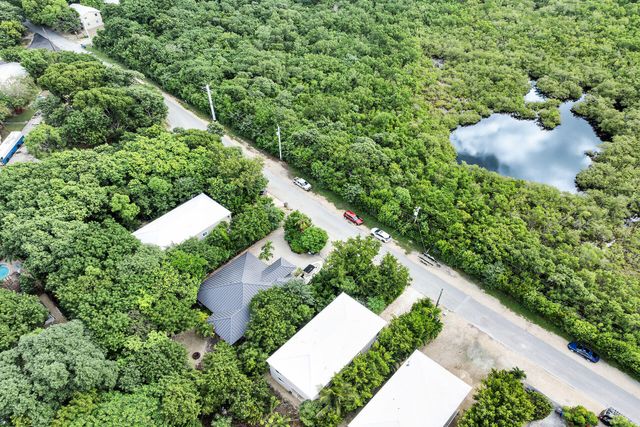 6 Fishermans Trail, Key Largo, FL 33037