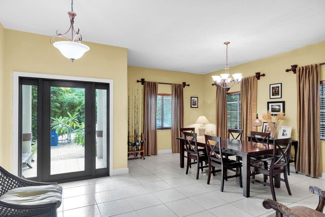 6 Fishermans Trail, Key Largo, FL 33037