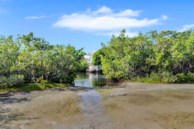 6 Fishermans Trail, Key Largo, FL 33037
