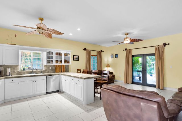 6 Fishermans Trail, Key Largo, FL 33037