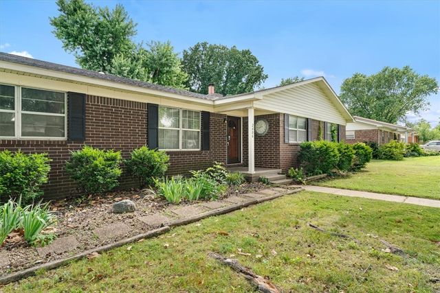 2406 SE 15Th Street, Bentonville, AR 72712