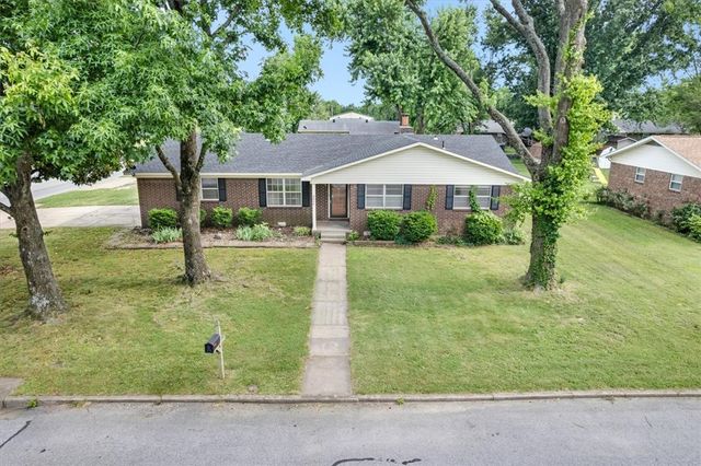 2406 SE 15Th Street, Bentonville, AR 72712