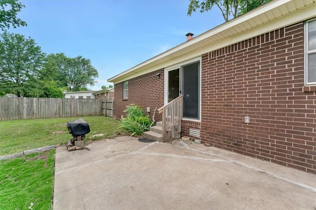 2406 SE 15Th Street, Bentonville, AR 72712