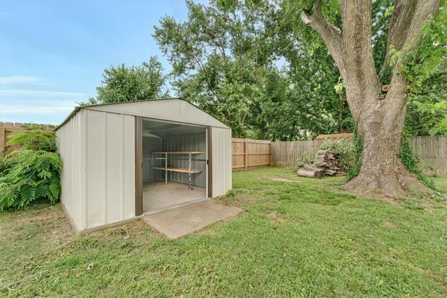 2406 SE 15Th Street, Bentonville, AR 72712